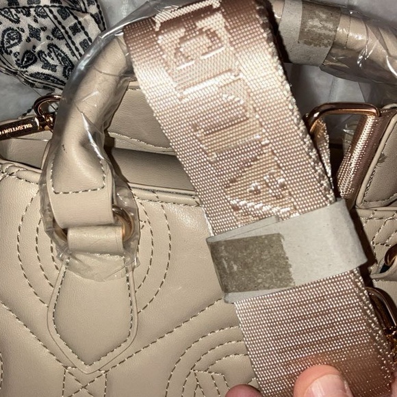 🔥LOW START🔥NWT Valentino Orlandi Cream Mini Bag satchel w/ branded crossbody - Picture 4 of 9